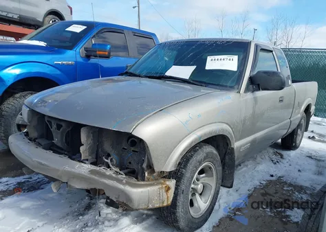 2001 Chevrolet S-10 Ls z USA, uszkodzony, nr VIN 1GCCS19W218181027